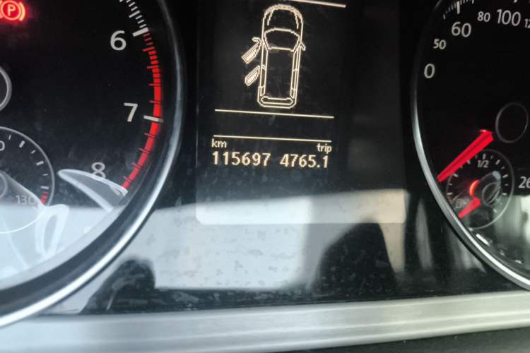 Used Volkswagen Magotan 2012 Travel Edition 2.0 TSI 4x4 Comfort Version Odometer Close Up