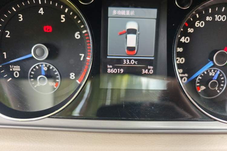 Used Volkswagen Magotan 2012 Revised Version 1.8TSI Leading Edition Odometer Close Up