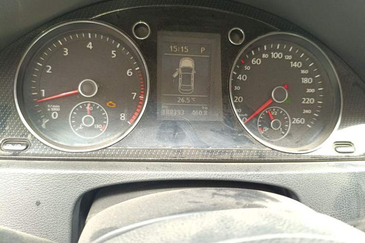 Used Volkswagen Magotan 2012 Revised Version 1.8TSI Leading Edition Odometer Close Up