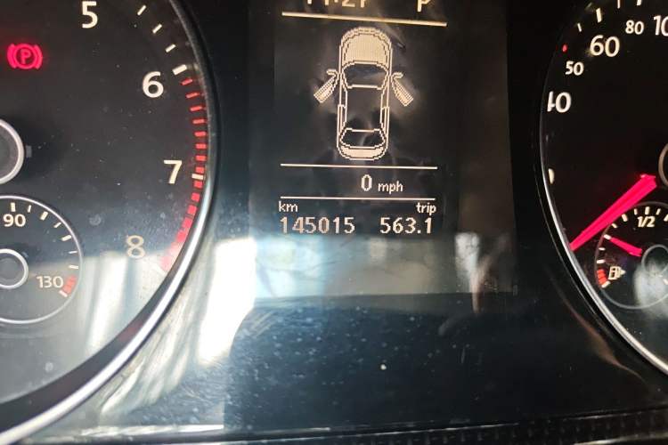 Used Volkswagen Magotan 2012 Revised 1.8TSI Luxury Version Odometer Close Up