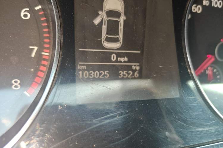 Used Volkswagen Magotan 2012 Revised 1.8TSI Luxury Version Odometer Close Up