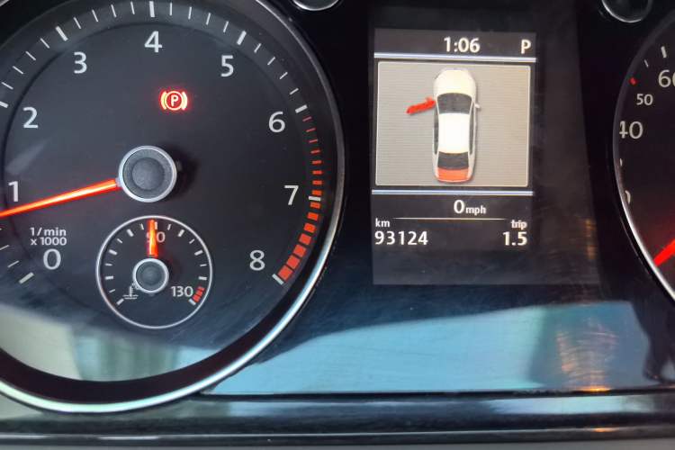 Used Volkswagen Magotan 2012 Revised Version 2.0 TSI Supreme Edition Odometer Close Up