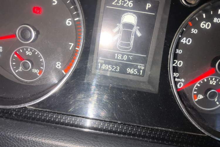 Used Volkswagen Magotan 2012 Revised 1.8TSI Luxury Version Odometer Close Up