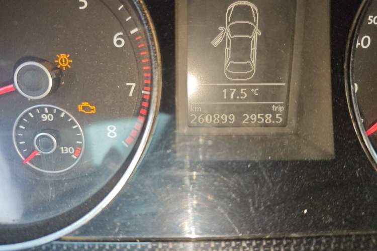 Used Volkswagen Magotan 2012 Revised 1.8TSI Luxury Version Odometer Close Up
