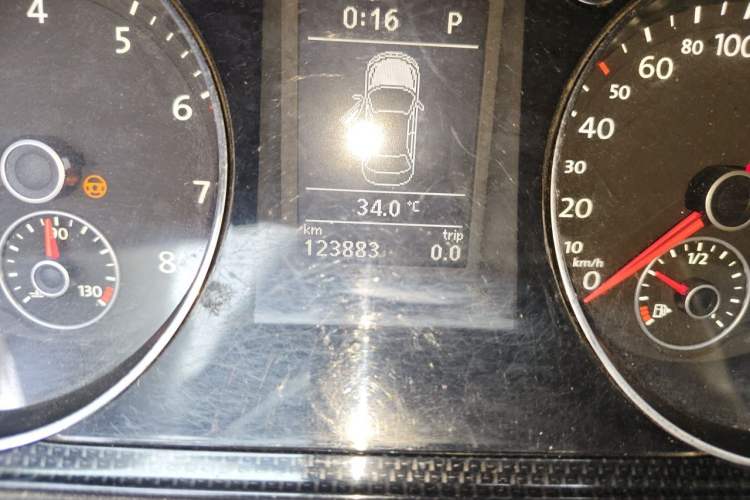 Used Volkswagen Magotan 2012 Revised 1.8TSI Luxury Version Odometer Close Up