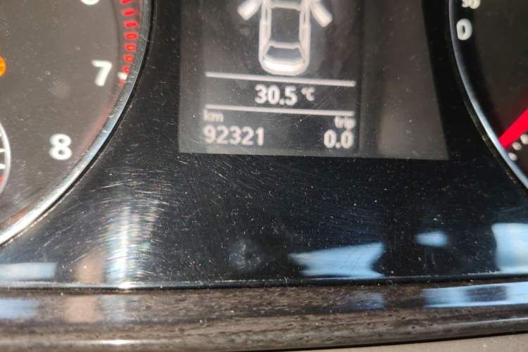 Used Volkswagen Magotan 2012 Facelift 1.8TSI Prestige Model Odometer Close Up