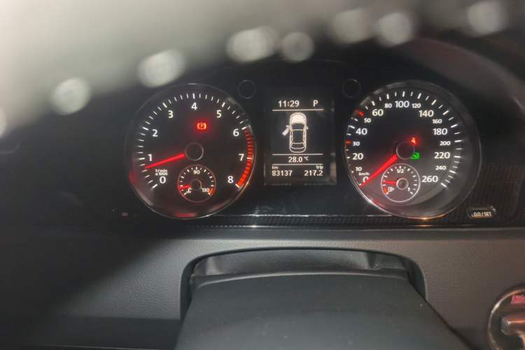 Used Volkswagen Magotan 2012 Revised Version 2.0 TSI Luxury Edition Odometer Close Up