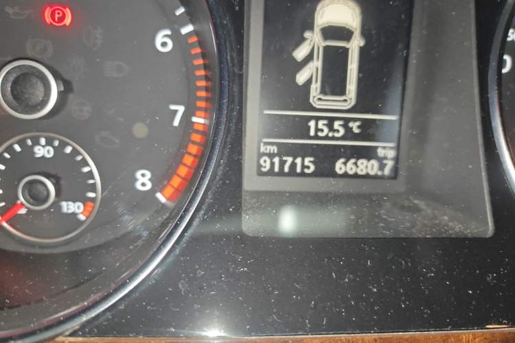 Used Volkswagen Magotan 2012 Travel Edition 2.0 TSI Comfort Version Odometer Close Up