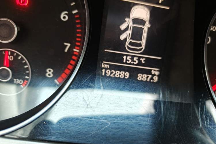 Used Volkswagen Magotan 2012 Revised Version 1.8TSI Leading Edition Odometer Close Up