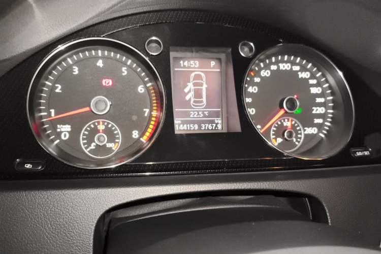 Used Volkswagen Magotan 2012 Revised 1.8TSI Luxury Version Odometer Close Up