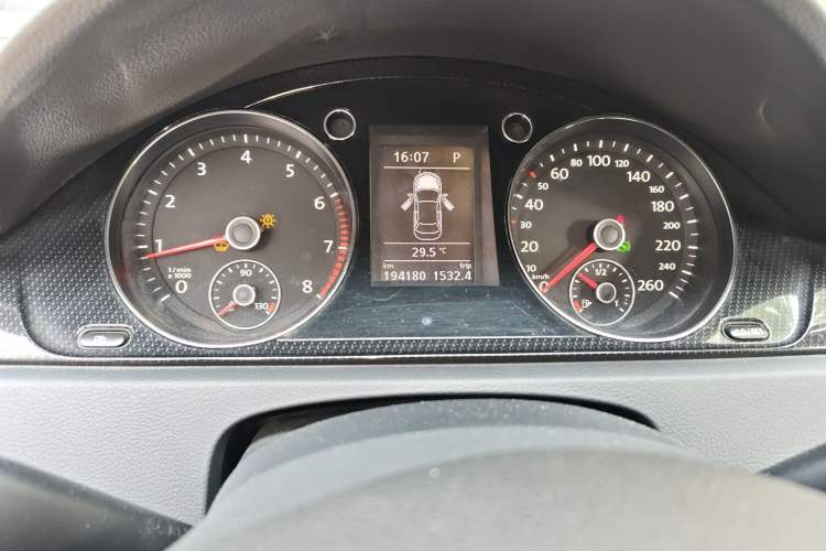 Used Volkswagen Magotan 2012 Revised 1.8TSI Luxury Version Odometer Close Up