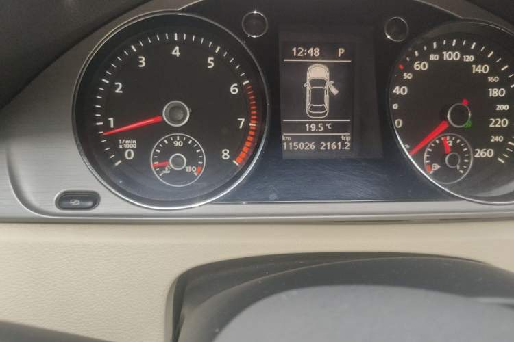 Used Volkswagen Magotan 2012 Revised 1.8TSI Luxury Version Odometer Close Up