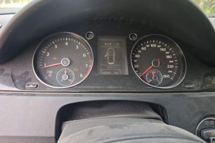 Used Volkswagen Magotan 2012 Revised 1.8TSI Luxury Version Odometer Close Up
