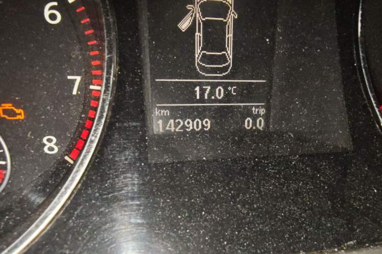 Used Volkswagen Magotan 2012 Revised Version 1.8TSI Leading Edition Odometer Close Up