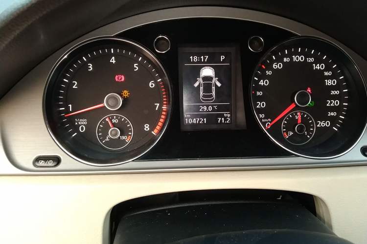 Used Volkswagen Magotan 2012 Revised 1.8TSI Luxury Version Odometer Close Up