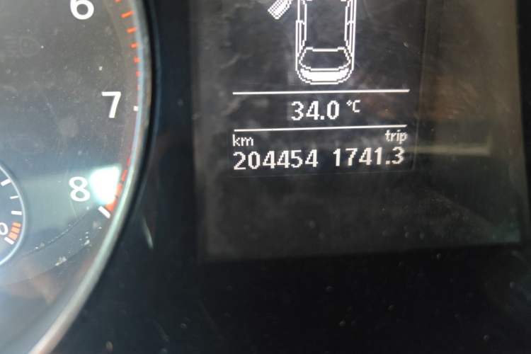 Used Volkswagen Magotan 2012 Revised Version 1.8TSI Leading Edition Odometer Close Up