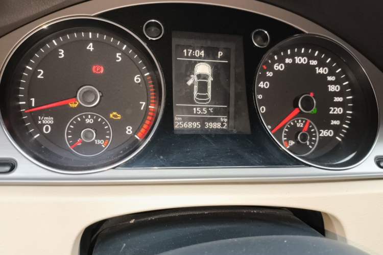 Used Volkswagen Magotan 2012 Revised 1.8TSI Luxury Version Odometer Close Up