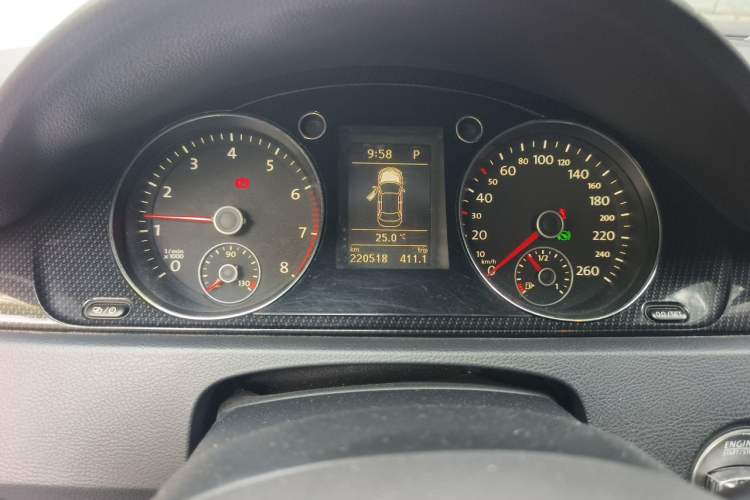 Used Volkswagen Magotan 2012 Revised 1.8TSI Luxury Version Odometer Close Up