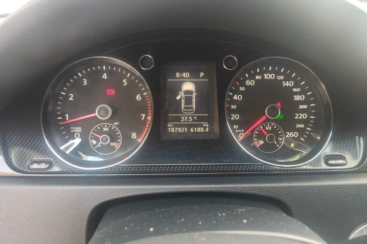 Used Volkswagen Magotan 2012 Revised 1.8TSI Luxury Version Odometer Close Up