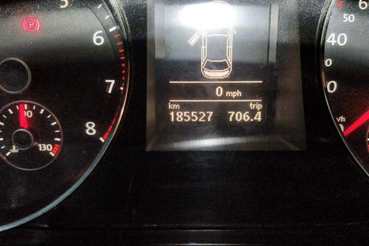 Used Volkswagen Magotan 2012 Facelift 1.8TSI Prestige Model Odometer Close Up