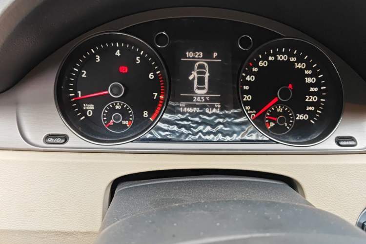 Used Volkswagen Magotan 2012 Revised Version 1.8TSI Leading Edition Odometer Close Up
