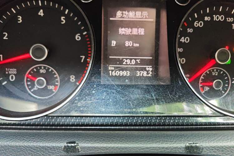 Used Volkswagen Magotan 2012 Revised 1.8TSI Luxury Version Odometer Close Up