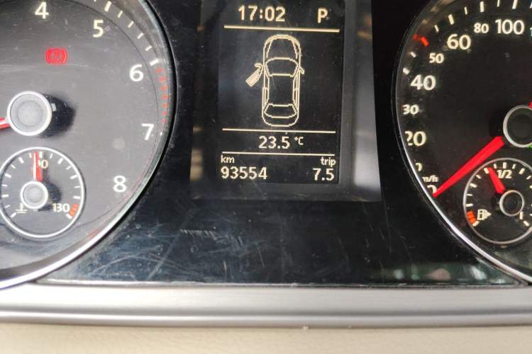 Used Volkswagen Magotan 2012 Revised 1.8TSI Luxury Version Odometer Close Up