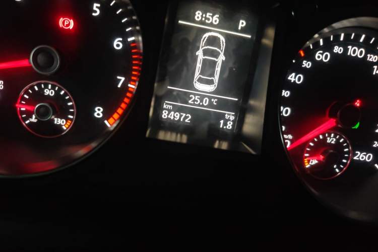 Used Volkswagen Magotan 2012 Revised 1.8TSI Luxury Version Odometer Close Up