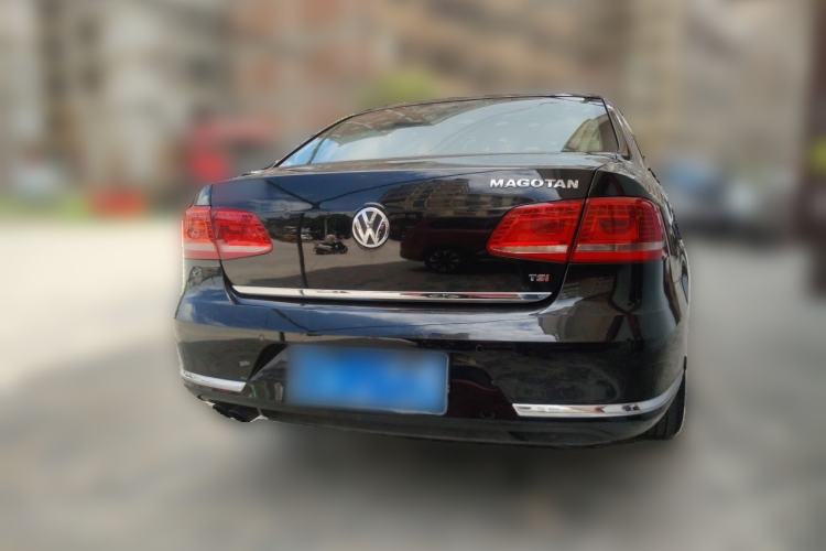 Used Volkswagen Magotan 2012 Revised Version 1.8TSI Leading Edition Rear