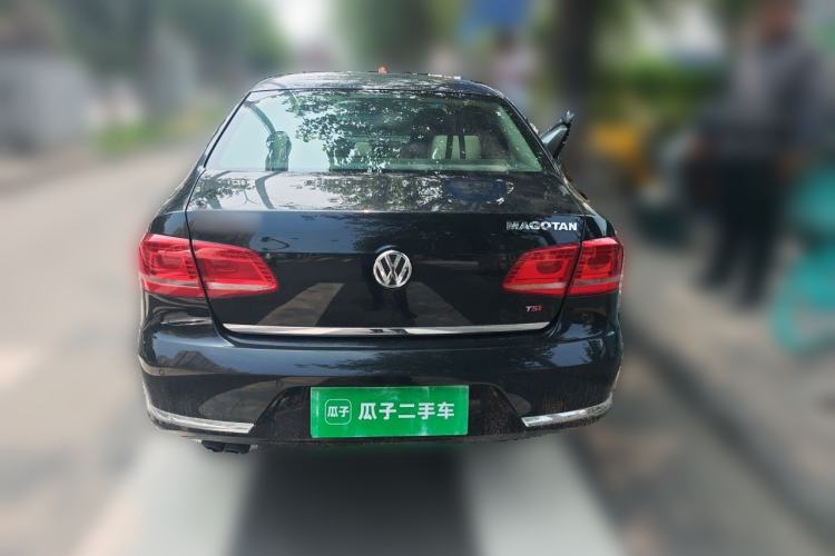 Used Volkswagen Magotan 2012 Revised Version 1.8TSI Leading Edition Rear