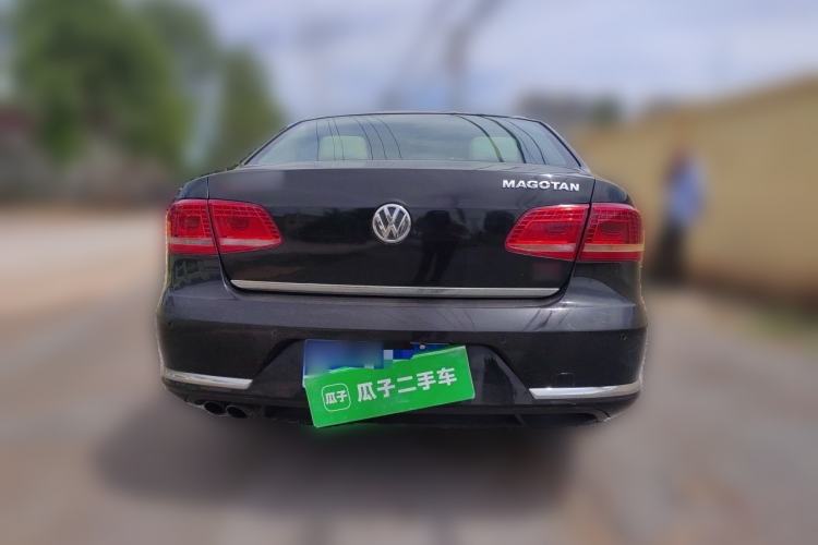 Used Volkswagen Magotan 2012 Revised Version 1.8TSI Leading Edition Rear