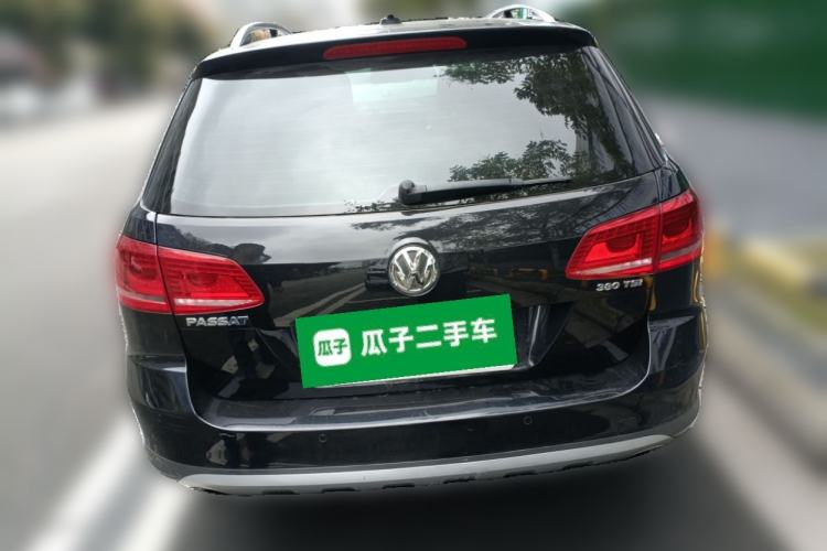 Used Volkswagen Magotan 2012 Travel Edition 2.0 TSI Four-Wheel Drive Luxury Version Rear