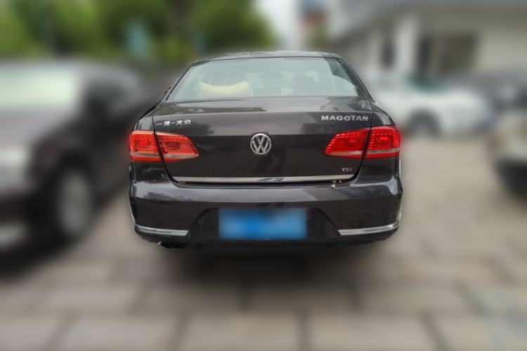 Used Volkswagen Magotan 2012 Revised 1.8TSI Luxury Version Rear