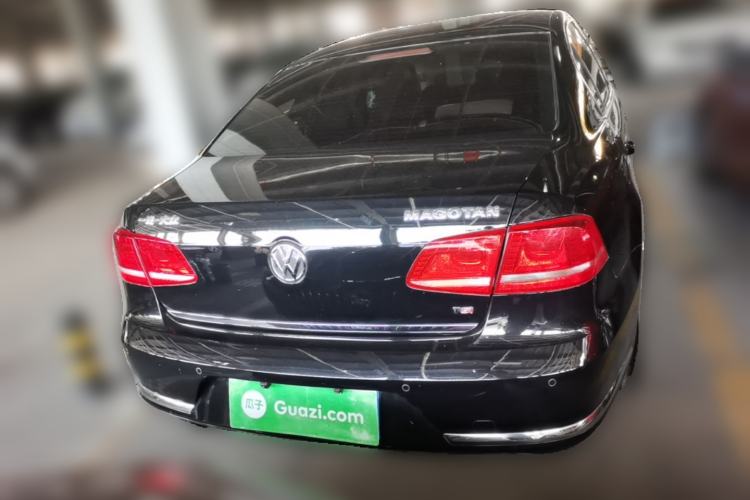 Used Volkswagen Magotan 2012 Revised Version 1.8TSI Leading Edition Rear