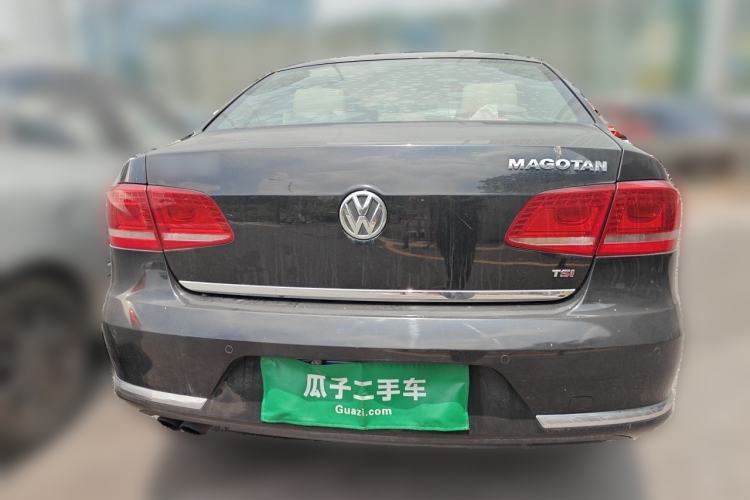 Used Volkswagen Magotan 2012 Revised Version 1.8TSI Leading Edition Rear