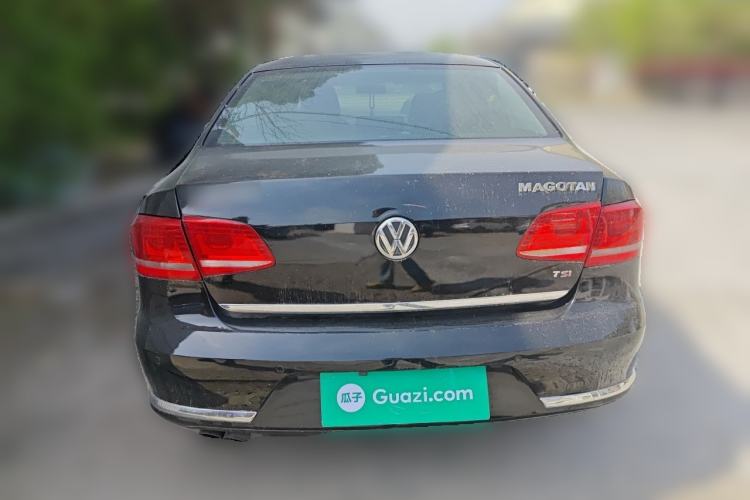 Used Volkswagen Magotan 2012 Revised Version 1.8TSI Leading Edition Rear