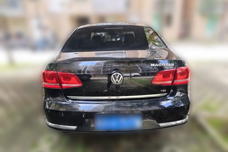 Used Volkswagen Magotan 2012 Revised Version 1.8TSI Leading Edition Rear