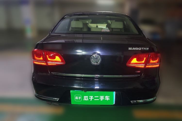 Used Volkswagen Magotan 2012 Revised Version 1.8TSI Leading Edition Rear