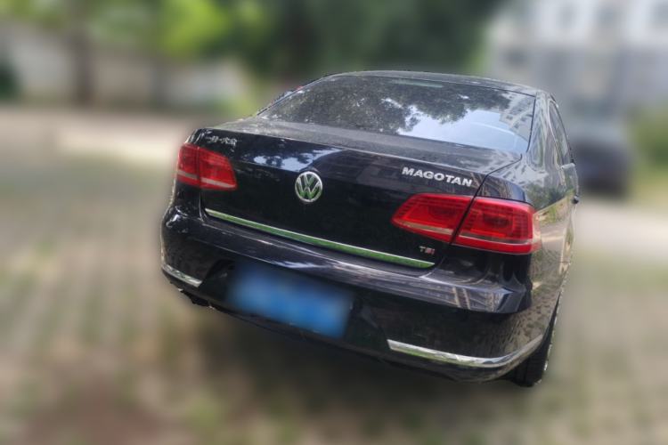Used Volkswagen Magotan 2012 Revised Version 1.8TSI Leading Edition Rear