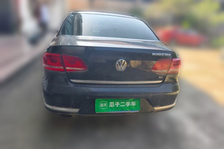 Used Volkswagen Magotan 2012 Revised Version 1.8TSI Leading Edition Rear