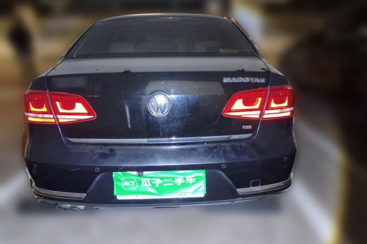Used Volkswagen Magotan 2012 Revised Version 1.8TSI Leading Edition Rear