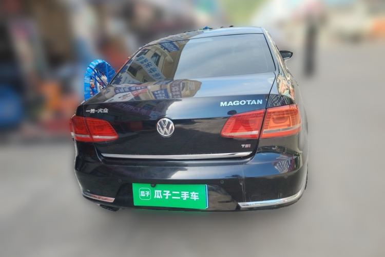 Used Volkswagen Magotan 2012 Revised 1.8TSI Luxury Version Rear