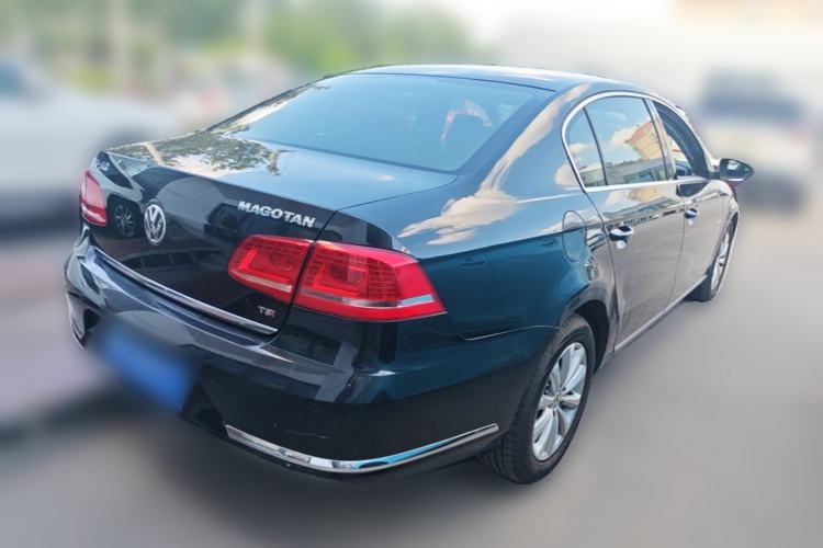 Used Volkswagen Magotan 2012 1.8TSI Luxury Model Rear Right 45 Deg