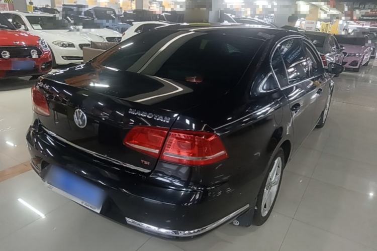 Used Volkswagen Magotan 2012 Facelift 2.0 TSI Prestige Model Rear Right 45 Deg
