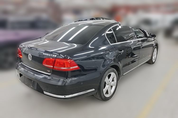 Used Volkswagen Magotan 2012 Revised Version 2.0 TSI Supreme Edition Rear Right 45 Deg