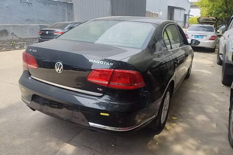 Used Volkswagen Magotan 2012 Revised Version 1.8TSI Leading Edition Rear Right 45 Deg