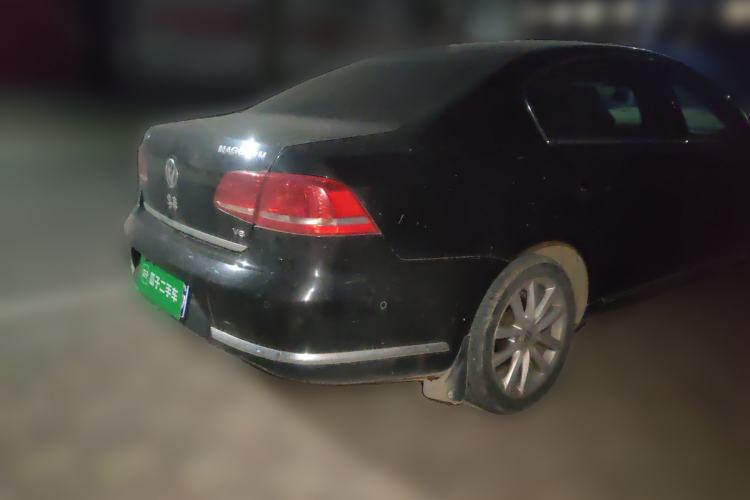 Used Volkswagen Magotan 2012 Facelift 1.8TSI Prestige Model Rear Right 45 Deg
