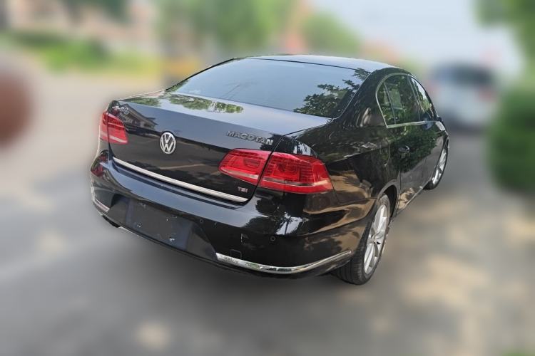 Used Volkswagen Magotan 2012 Facelift 2.0 TSI Prestige Model Rear Right 45 Deg