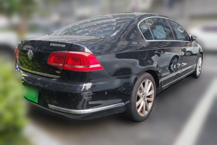 Used Volkswagen Magotan 2012 Facelift 1.8TSI Prestige Model Rear Right 45 Deg