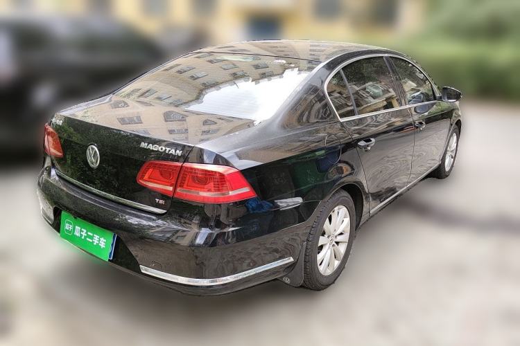 Used Volkswagen Magotan 2012 1.8TSI Luxury Model Rear Right 45 Deg